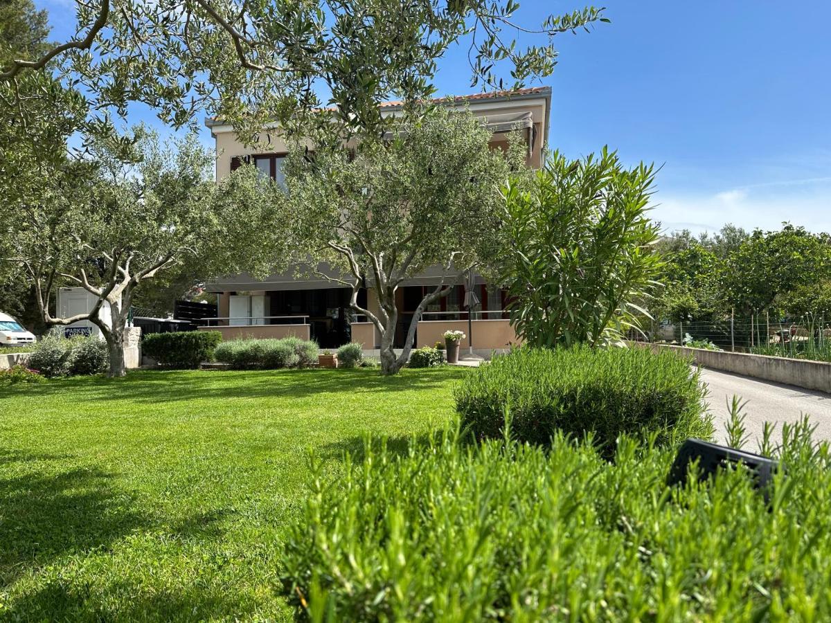 Apartmani Roko Biograd Na Moru Εξωτερικό φωτογραφία
